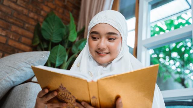 Bertaqwa Adalah Sikap Taat dan Patuh, Kenali Ciri-Ciri Orang dan Manfaatnya