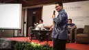 Direktur Saiful Mujani Research and Consulting (SMRC) merilis hasil survei bertajuk "Dua Tahun Pemerintah Jokowi-JK: Evaluasi Publik Nasional" yang dirilis di Jakarta, Minggu (23/10). (Liputan6.com/Faizal Fanani)