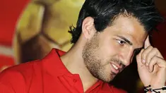 Gelandang Timnas Spanyol dan Arsenal Francesc Fabregas memberikan keterangan di Jakarta, Rabu (22/6), dalam mendukung donasi pangan bergizi bagi anak-anak 'Kids Helping Kids'. FOTO ANTARA/Puspa Perwitasari