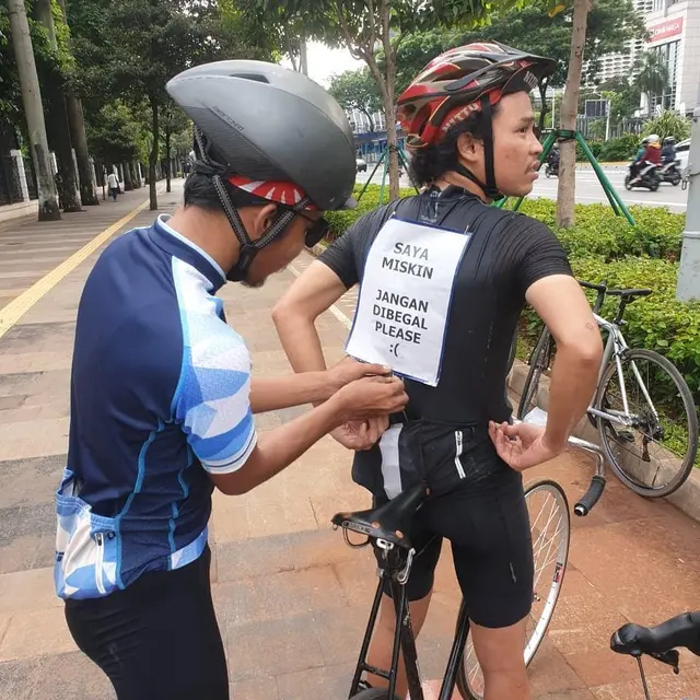 6 Potret Pesan Lucu Pesepeda Agar Tak Jadi Sasaran Begal