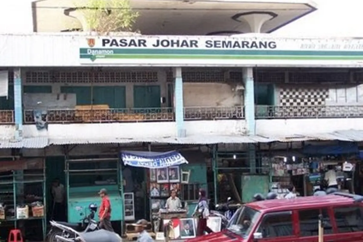 Ini dia berbagai barang yang bisa kamu temuin di Pasar Johar.