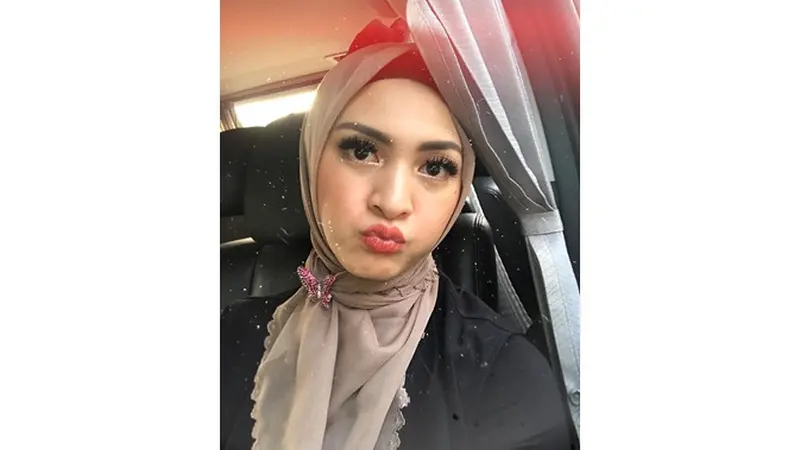 7 Potret Terbaru Donita, Sempat Tak Mau Bercermin Saat Kenakan Hijab