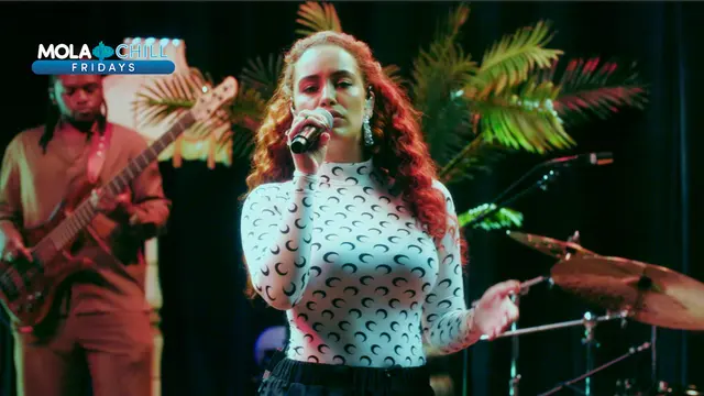 Jorja Smith di Mola Chill Fridays.