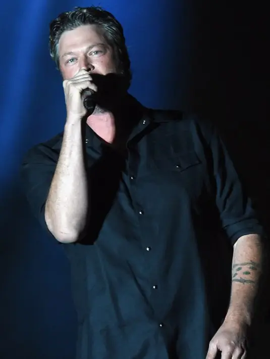 Seperti yang dikatakan seorang sumber,  ketika berada di balik panggung keduanya tak saling mencintai. Bahkan tidak ada kemesraan yang tampak dari mereka seperti halnya mereka berada di depan publik. (AFP/Bintang.com)