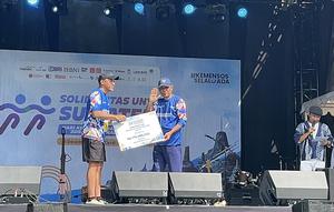 Wakil Menteri Sosial Agus Jabo Priyono apresiasi peran filantropi dan dunia usaha menyalurkan bantuan bagi korban bencana banjir dan longsor di Sumatera melalui Kementerian Sosial (Kemensos). (Liputan6.com/Winda Nelfira)