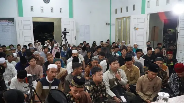 Potret Daniel Mananta ikuti kajian Subuh Ustaz Abdul Somad (https://www.instagram.com/p/CkuVKmCvwLR/)