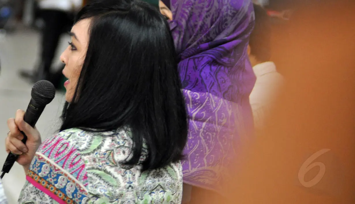 Dalam kesempatan yang sama, Angie juga diminta Nazar untuk mendukung dan tidak mengkritik program-program di kementerian yang dipimpin kader dari Partai Demokrat, Jakarta, Kamis (14/8/14). (Liputan6.com/Miftahul Hayat)