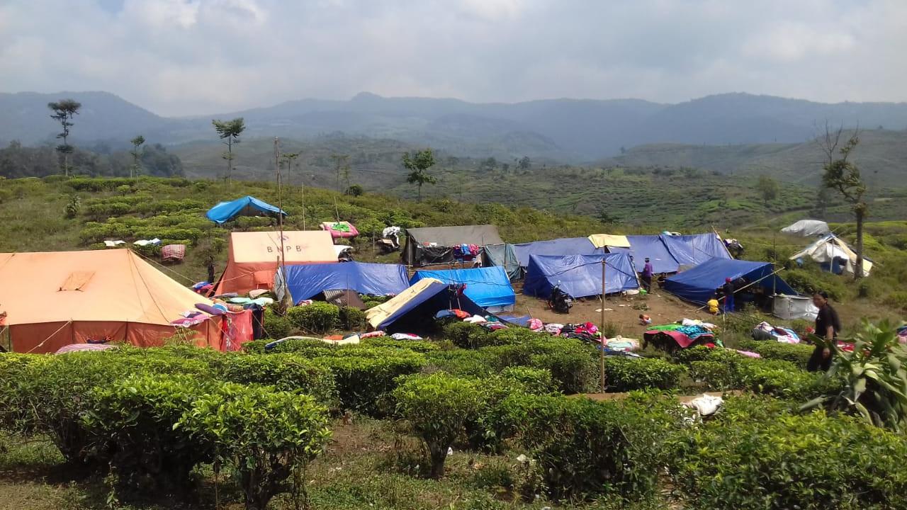 Ratusan warga Desa Malasari, Kecamatan Nanggung, Kabupaten Bogor, Jawa Barat masih trauma dengan gempa. (Liputan6.com/Achmad Sudarno)