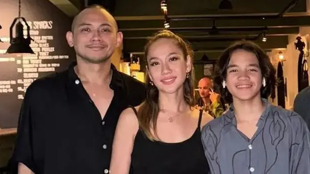 OOTD Bunga Citra Lestari Berlibur ke Bali