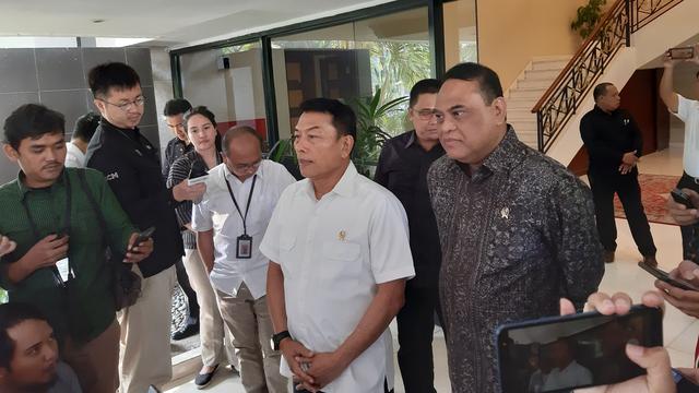 Menteri PANRB Syafruddin mengumumkan bahwa tes PPPK dan CPNS akan dilaksanakan pada Agustus dan Oktober. Pengumuman diakukan usai bertemu dengan  Kepala Staf Kepresidenan Jenderal Moeldoko, Selasa (7/2/2019).