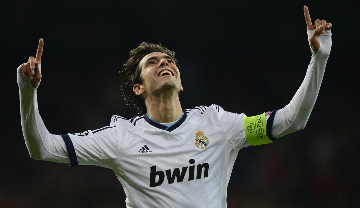 Kaka menjadi atlet pertama di dunia yang mengumpulkan 10 juta pengikut di Twitter saat bermain untuk Real Madrid pada 2012. Sayangnya, penampilannya di Santiago Bernabeu tak segemilang di AC Milan dan banyak terganggu oleh cedera. (AFP/Pierre-Philippe Marcou)