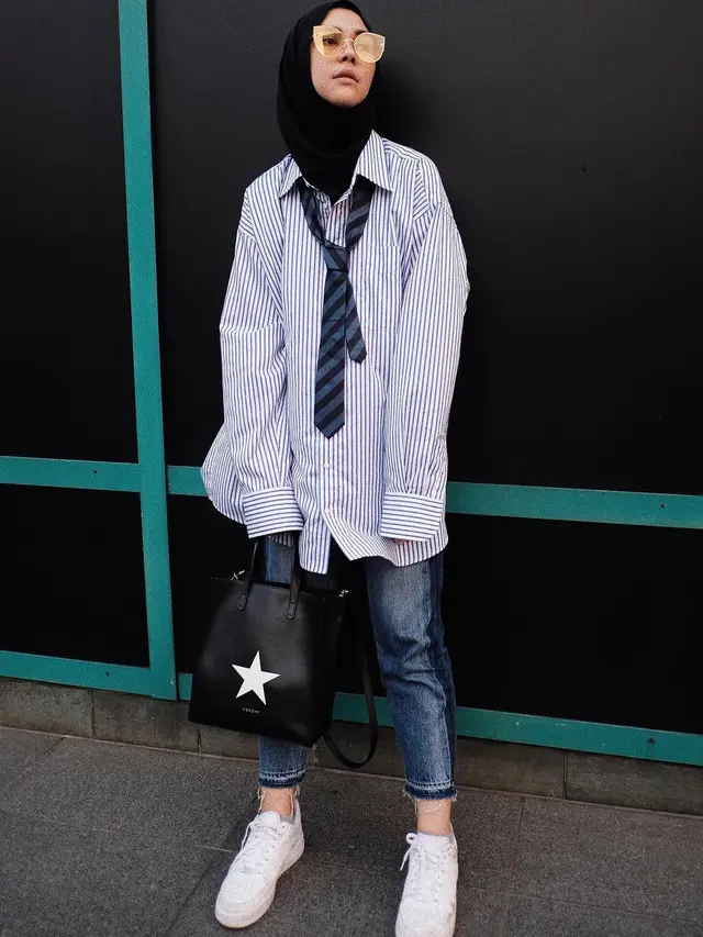 Padu padan hijab dan kemeja