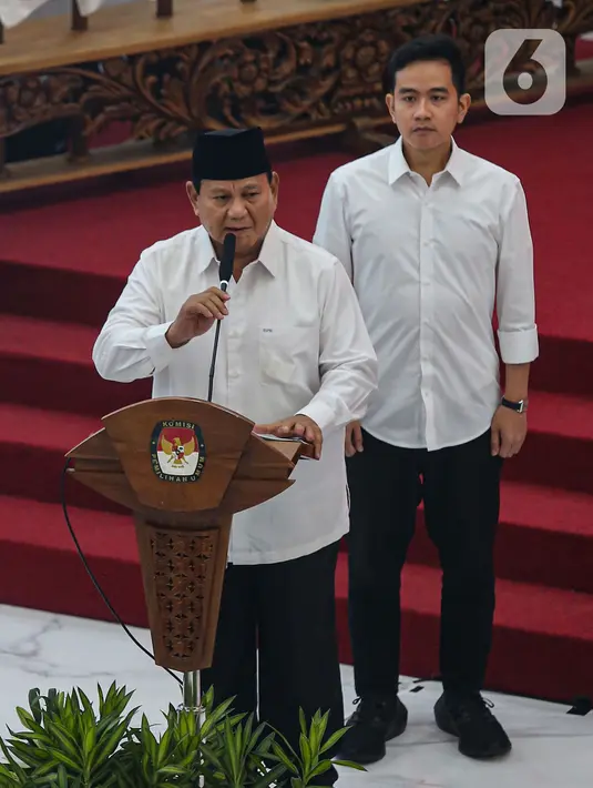Pasangan calon presiden dan wakil presiden nomor urut 2 Prabowo Subianto-Gibran Rakabuming Raka terpilih pada Pemilu 2024 dengan perolehan suara sebanyak 96.214.691 suara atau 58,59 persen dari total suara sah nasional dan memenuhi sedikitnya 20 persen suara di setiap provinsi yang tersebar di 38 provinsi di Indonesia. (Liputan6.com/Angga Yuniar)
