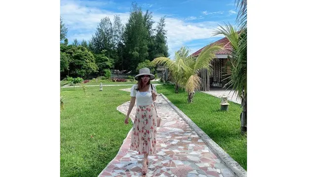 Cegah Panedemi Corona, Ini 7 Potret Bella Shofie Saat Pilih 'Mengungsi' ke Maluku