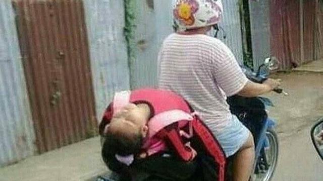 6 Kelakuan Tidak Biasa Saat Naik Motor, Bikin Enggak Habis Pikir