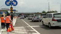 Sejumlah rekayasa lalu lintas dipersiapkan pengelola Tol Palikanci Cirebon menjelang arus Mudik Lebaran 2018. Foto (Liputan6.com / Panji Prayitno)