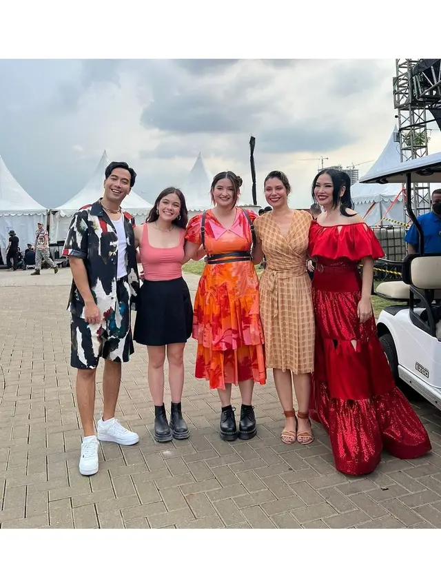 6 Momen Kebersamaan Stephanie Poetri dan Titi DJ, Lepas Rindu dan Manggung Bareng