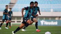 Bek Timnas Indonesia, Asnawi Mangkualam, saat membela Ansan Greeners FC di K-League 2. (Facebook/Ansan Greeners FC)