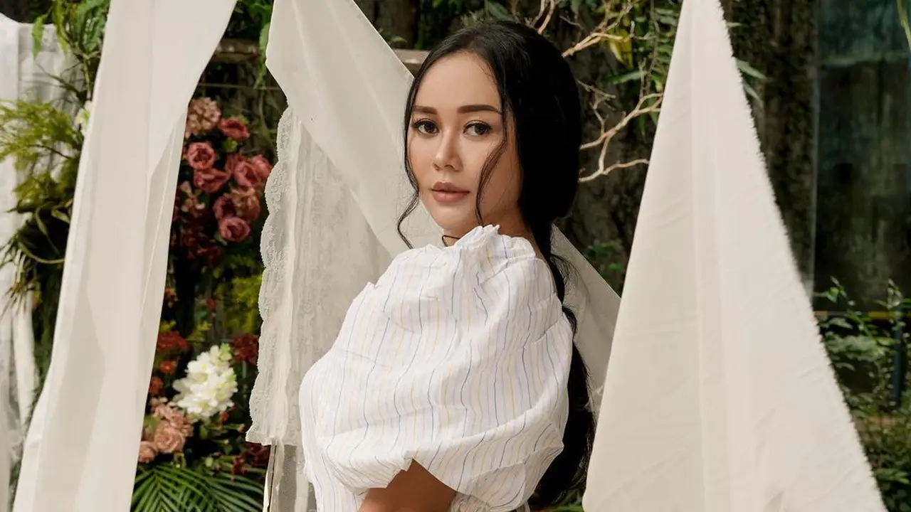 [Fimela] Aura Kasih