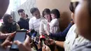 "Ya sudah nggak apa-apa ya. Gempi sama Papa ya, oke deh," sambung Gading, menenangkan anaknya, saat ditemui di kawasan Cipete, Jakarta Selatan. (Nurwahyunan/Bintang.com)