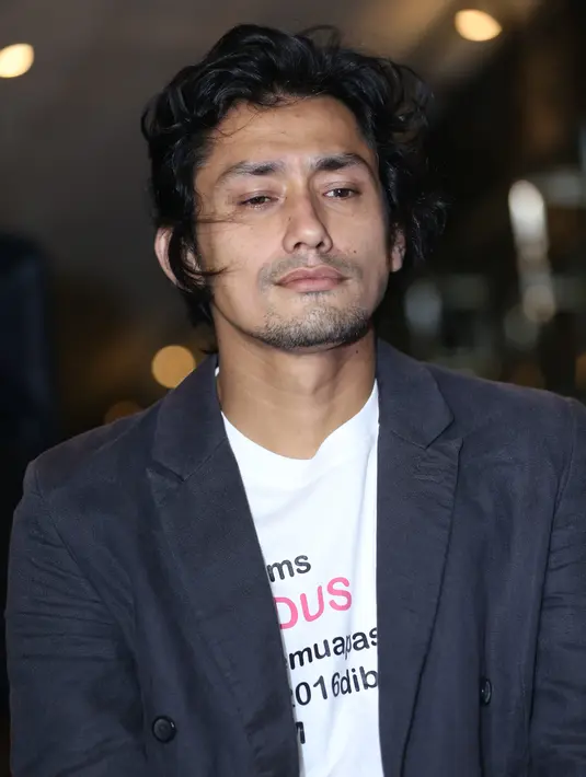 "Wajar lah yak (diomongin). Emang hal yang gitu (agama) memang sensitif," ungkap Revaldo saat ditemui di sela-sela peluncuran film #Modus di Epicentrum, Kuningan, Jakarta Selatan, Jumat (30/4/2016). (Andy Masela/Bintang.com)