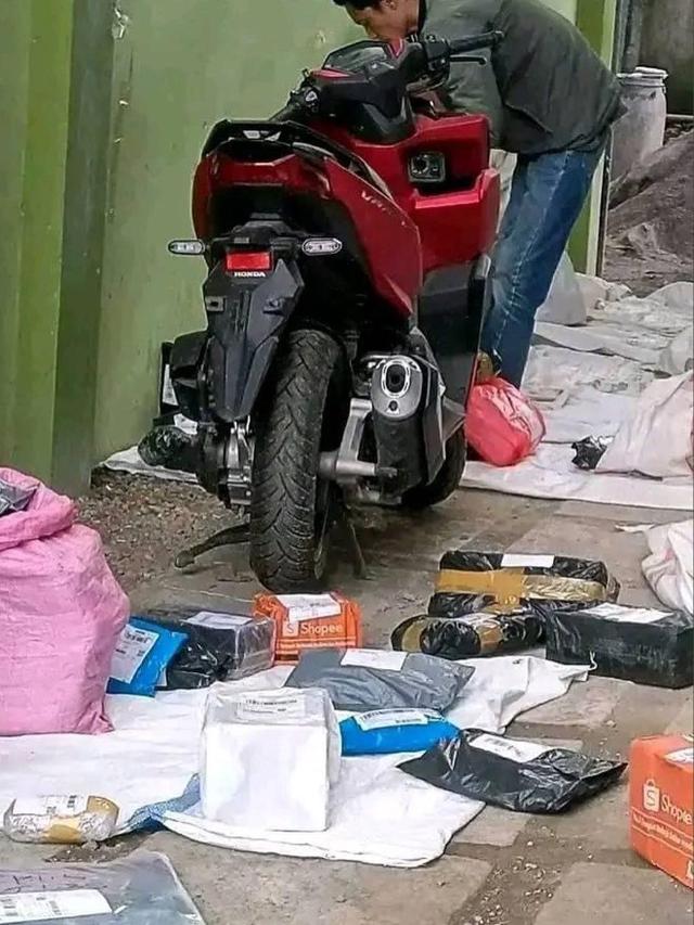 6 Potret Motor Meleyot Ini Penyebabnya Bikin Bertanya-tanya, Bentuknya Jadi Lucu