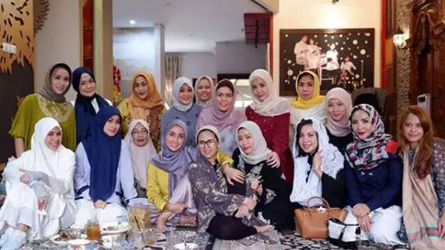 [Bintang] Ussy Sulistiawaty