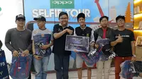 Tim Dojo Ranger, pemenang pertama turnamen Oppo F5 x AoV di Banjarmasin, Minggu (14/1/2018). Liputan6.com/ Yuslianson