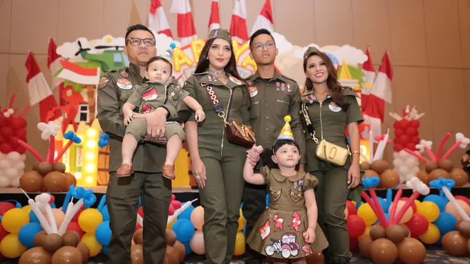 [Bintang] Keluarga Anang-Ashanty