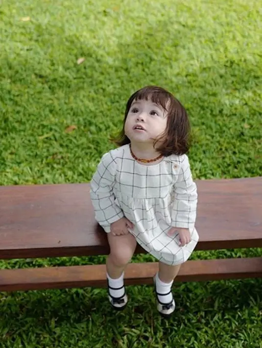 Melihat Gempi yang saat ini terus berkembang, Gisel dan orang-orang di sekitarnya pun berusaha untuk menjaga omongan. Tujuannya adalah agar Gempi tak meniru kalimat yang diucapkan orang-orang di sekitarnya. (Instagram/gisel_la)