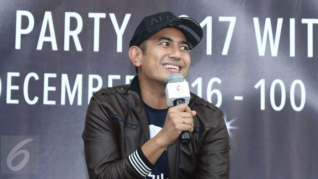 Jadi Warga Jogja, Ini Gaya Rio Febrian di Prambanan Jazz Festival