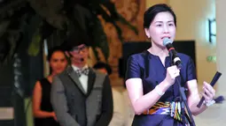 Veronica Tan Basuki Tjahaja Purnama saat membuka pameran busana lintas waktu dan zaman "Pilgrimage" di Museum Tekstil, Jakarta, Kamis (15/01/2015). (Liputan6.com/Panji Diksana)