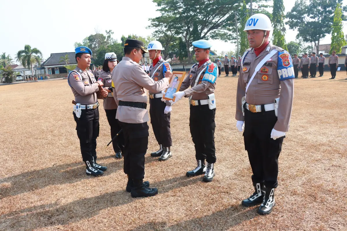 Upacara PTDH Bripka Riki Agus Muzakir