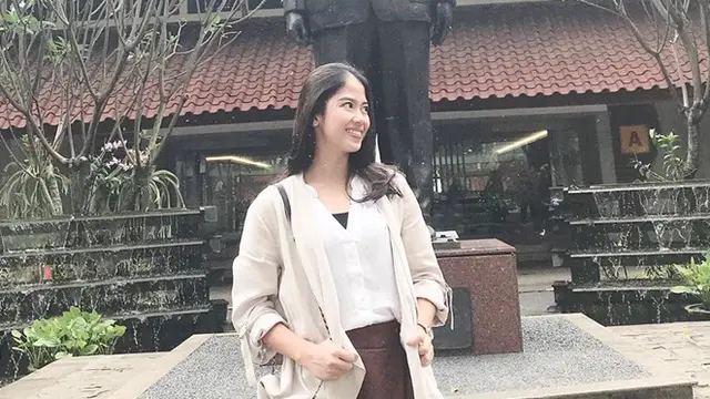6 Potret Cantik Sabina Katya, Pemeran Mantili di Sinetron Saur Sepuh The Series