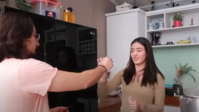 6 Momen Mawar Eva Main ke Rumah Bryan Domani, Seru Banget