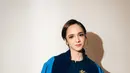 Foto Dianda Sabrina mengenakan jubah wisuda ini di-repost oleh admin akun Binus di Instagram Story. Maria Theodore, Sheila Riven hingga Yasamin Jasem adalah beberapa artis yang tuliskan ucapan selamat di kolom komentar unggahan Dianda Sabrina. Tak hanya keluarga, sahabat dan orang terdekatnya tentunya juga bangga atas pencapaian Dianda Sabrina di tahun 2024 ini. (Liputan6.com/IG/@sabrindh)