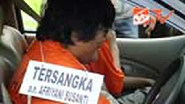 Jalani Rekonstruksi, Afriyani Menangis