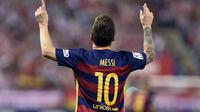 Lionel Messi rayakan Gol.