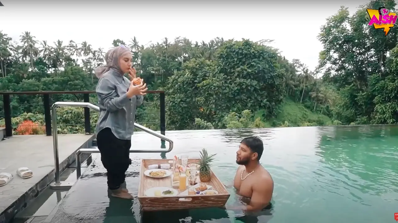 Momen Liburan Ammar Zoni dan Irish Bella di Bali. (Sumber: Youtube/Aish TV)