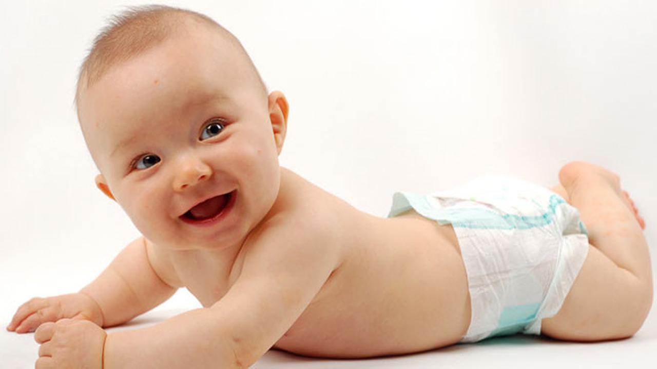 Alasan Pentingnya Membuat Bayi Bebas Bergerak 