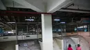 Kesan kumuh langsung terasa saat memasuki pasar Blok G, Jakarta, Selasa (26/8/14). (Liputan6.com/Faizal Fanani)