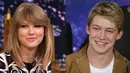 Taylor Swift memang terkenal sering gonta-ganti pacar. Namun kini ia merasa Joe Alwyn adalah jodohnya. (Getty Images - Elle)