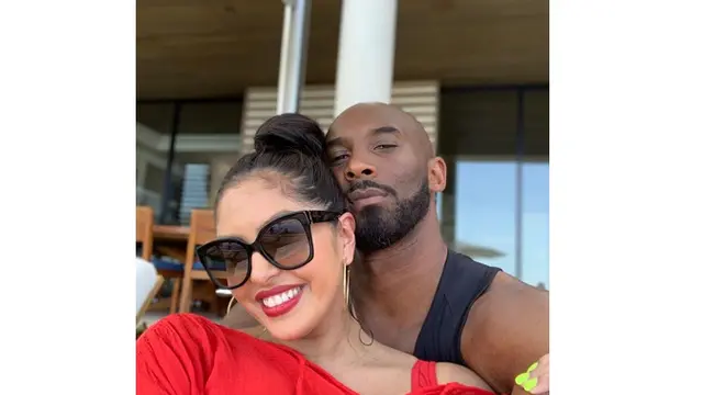 7 Potret Kenangan Kobe Bryant dan Istri, Tulis Pesan Haru di Media Sosial