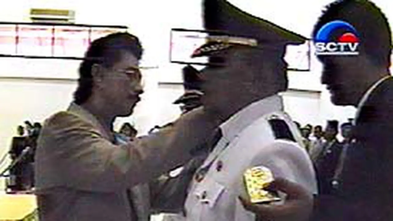 090803aLantikBupati.jpg
