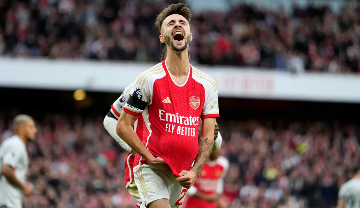 Arsenal mampu mencetak gol lagi lewat tendangan penalti Fabio Vieira pada menit ke-88. Hadiah penalti diberikan setelah Fabio Vieira dilanggar Oliver Norwood di kotak terlarang. (AP Photo/Kirsty Wigglesworth)