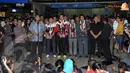 Gita Wirjawan (Ketua PBSI) memberikan keterangan kepada para jurnalis usai menyambut kedatangan tim bulutangkis Indonesia (Liputan6.com/ Helmi Fithriansyah)