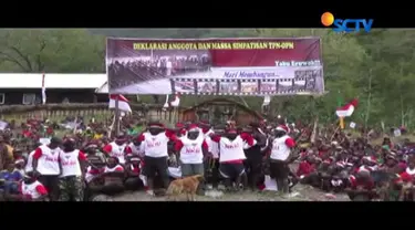 Pembacaan ikrar kembalinya TPN OPM ke NKRI di depan Bupati Kabupaten Puncak Jaya.