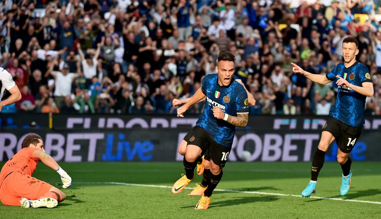 <p>Tidak ada tambahan gol hingga akhir pertandingan. Kemenangan ini krusial bagi Inter untuk terus menempel ketat AC Milan di puncak klasemen sementara. (AFP/Miguel Medina)</p>
