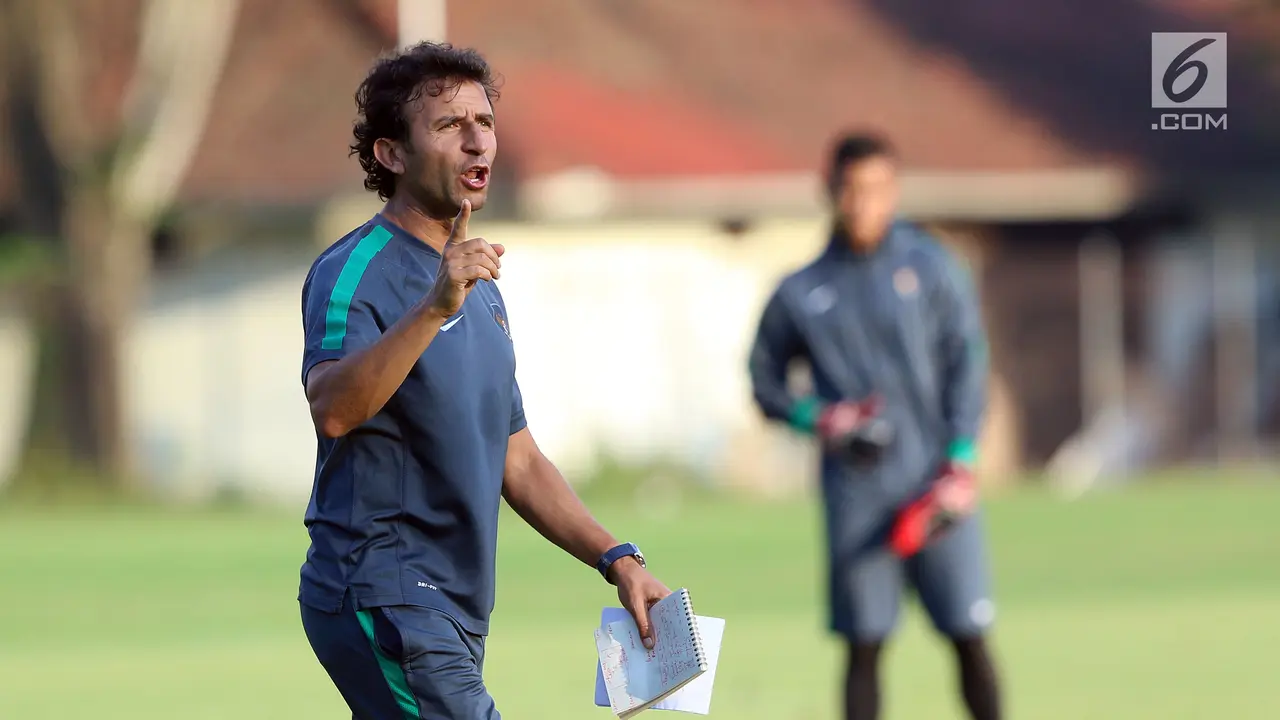  Luis Milla