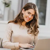 ilustrasi perempuan karir/photo created by lookstudio - www.freepik.com